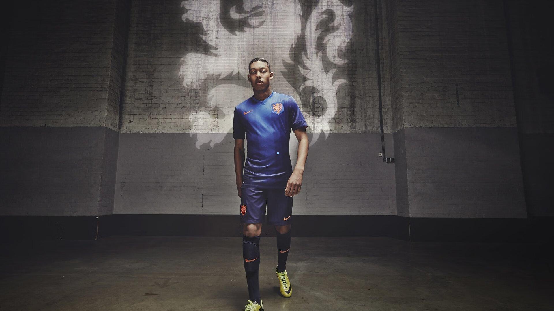 拜仁慕尼黑新任助教弗拉德利正式亮相，孔帕尼的得力助手能否为球队注入战术新活力？